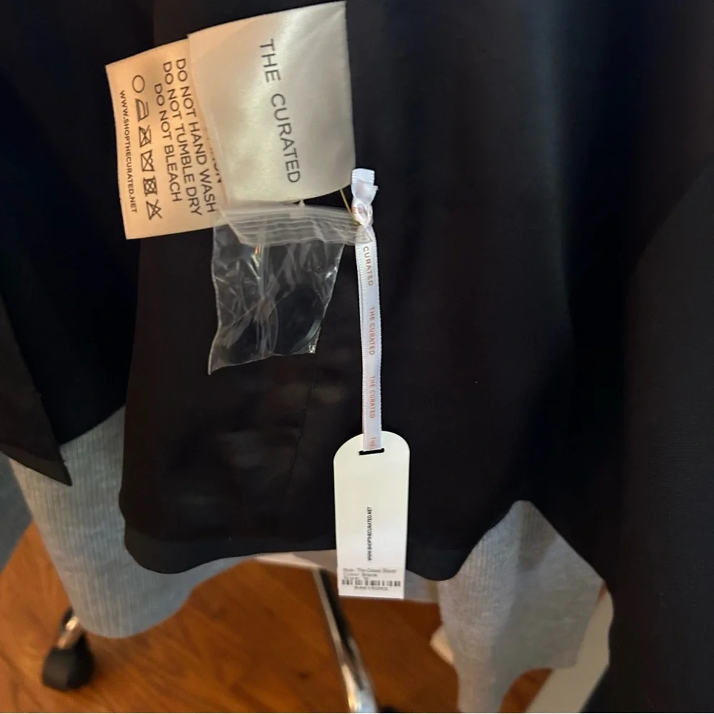 The Curated Beautiful Merino & Silk oversized blazer - Picture 3 of 6